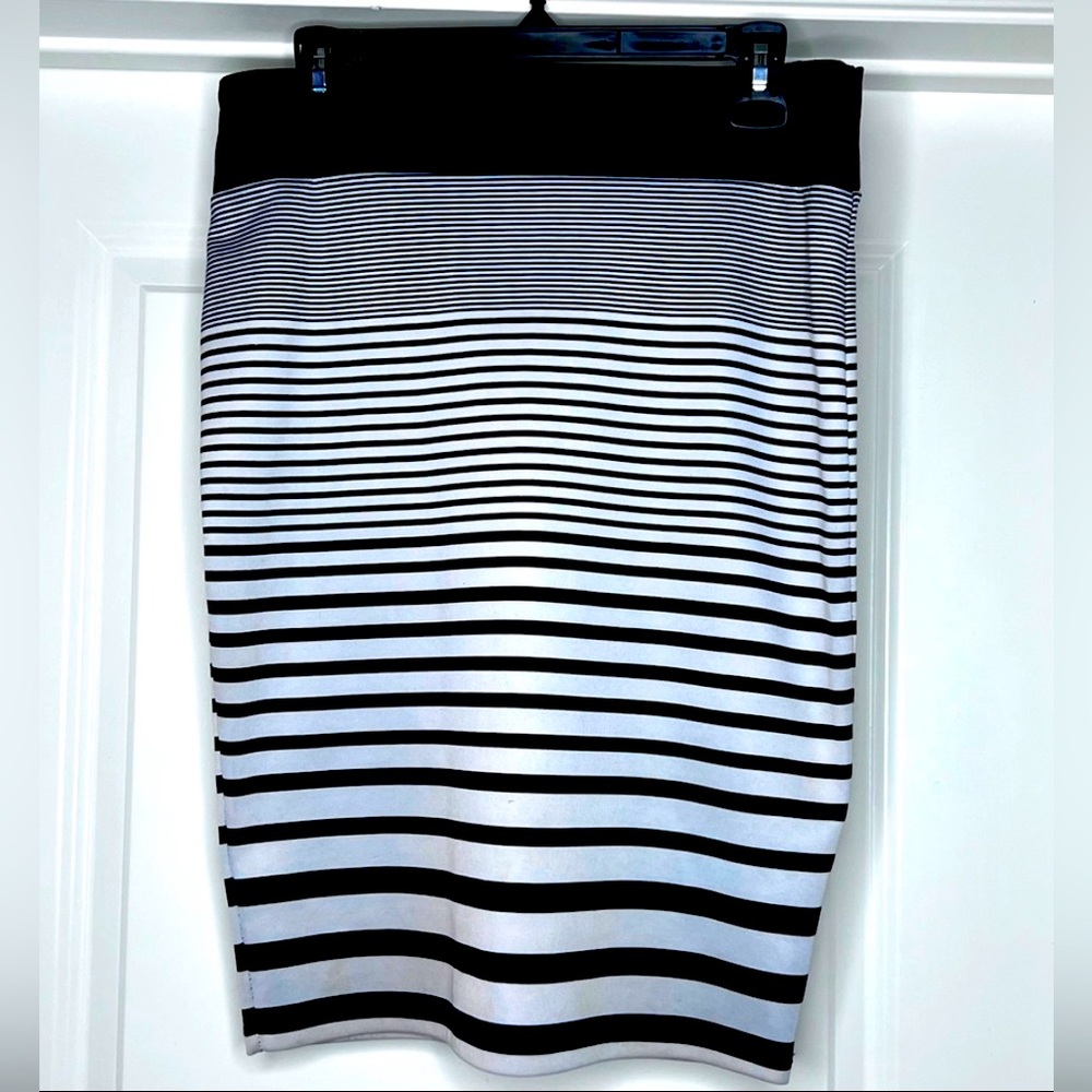 Hot Gal Striped Skirt Size Large